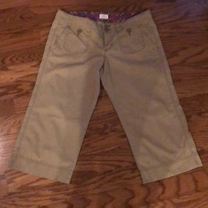American Eagle Khaki Capris